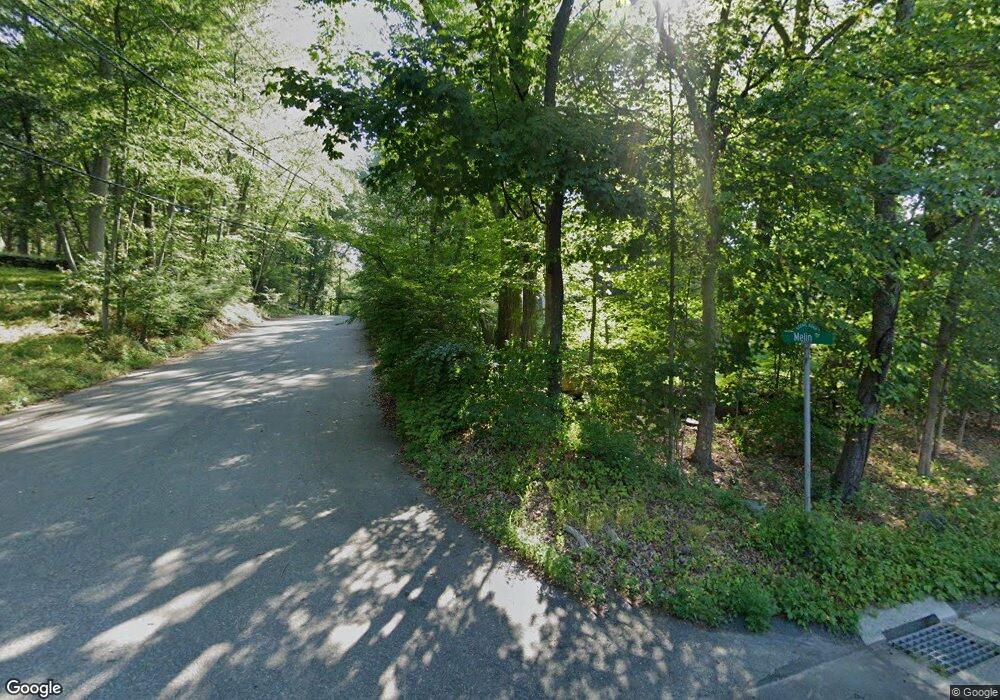 1546 Redding Rd, Fairfield, CT 06824 - photo 1