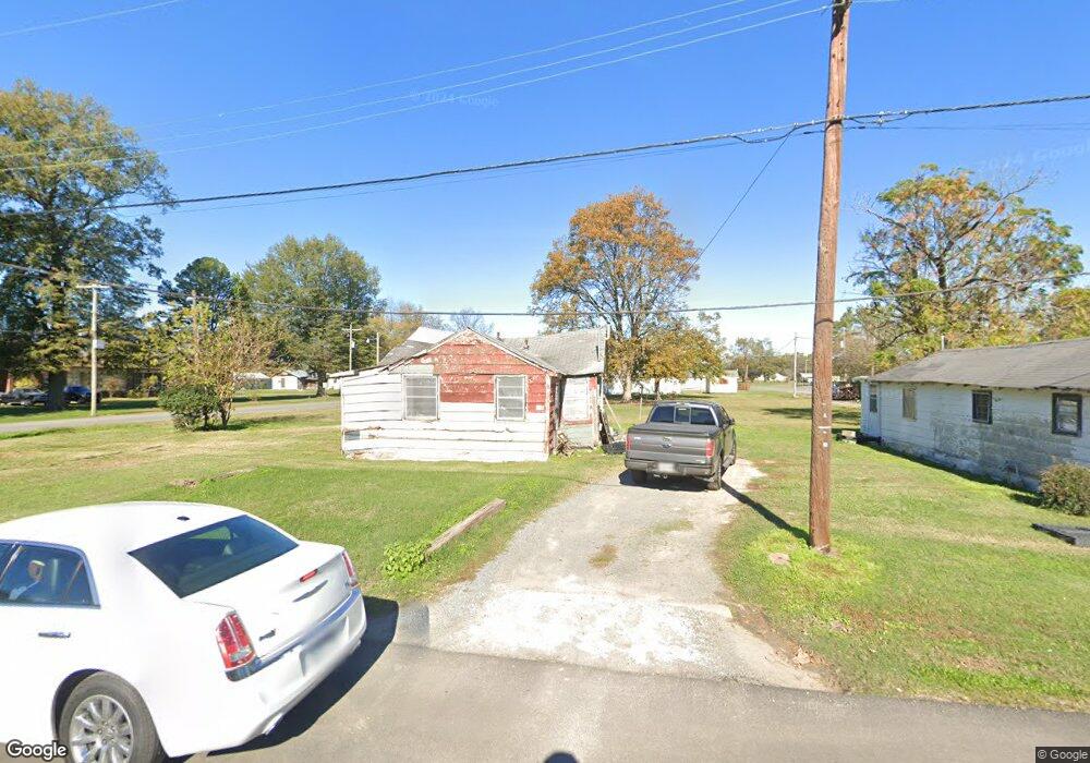514 W Mckinley St, Stuttgart, AR 72160 - photo 1