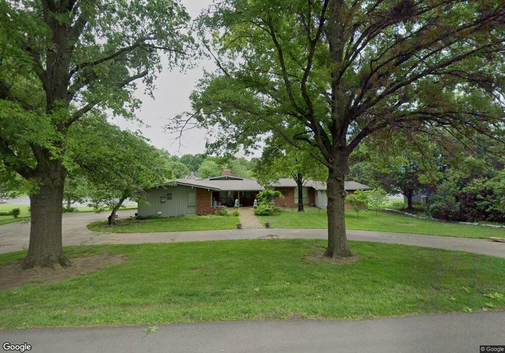 3921 SW Chelmsford Rd, Topeka, KS 66610 - photo 1