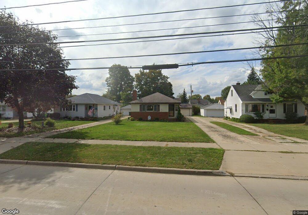 2218 Rockefeller Rd, Wickliffe, OH 44092 - photo 1