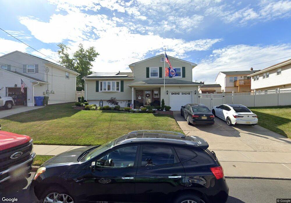 677 Gornik Dr, Perth Amboy, NJ 08861 - photo 1