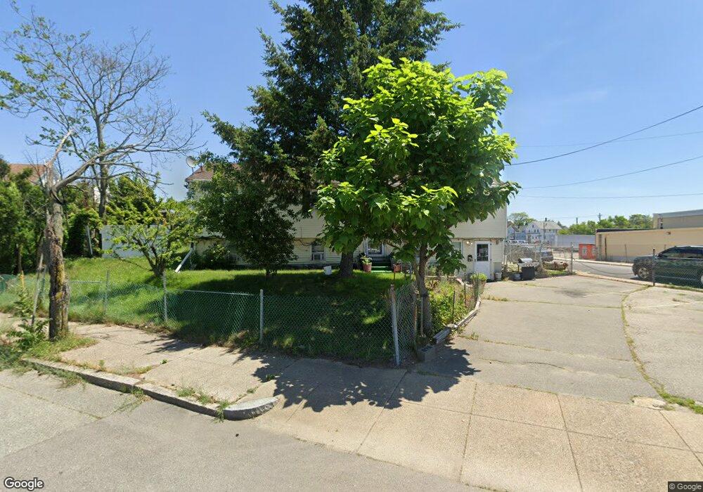 70 Newell Ave, Pawtucket, RI 02860 - photo 1