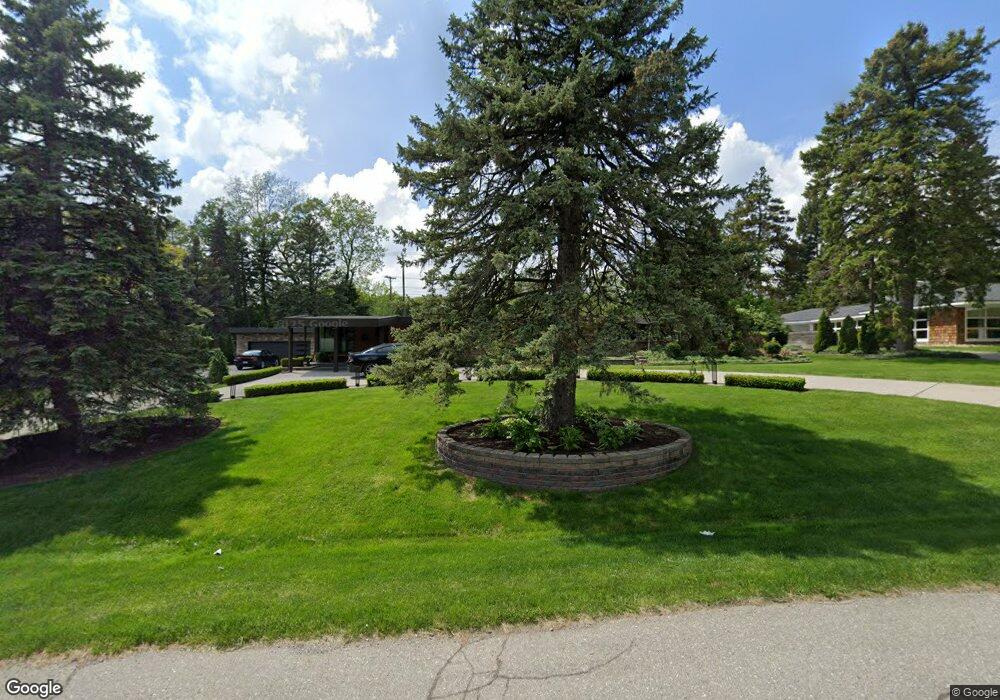 4872 Ranch Ln, Bloomfield Hills, MI 48302 - photo 1