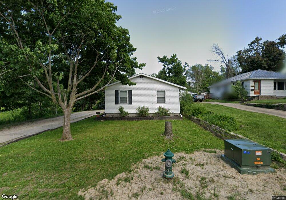 1202 Memorial Dr SE, Cedar Rapids, IA 52403 - photo 1