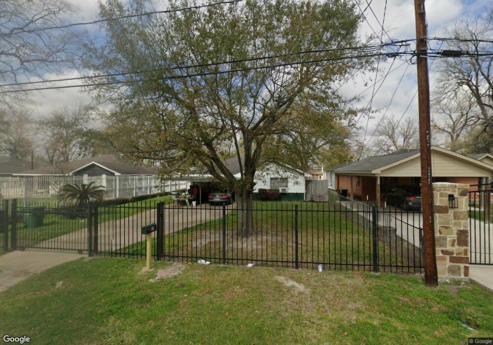 69 Veenstra St, Houston, TX 77022 - photo 1