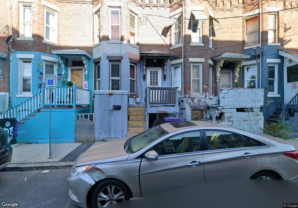 83 Newton St, Holyoke, MA 01040 - photo 1