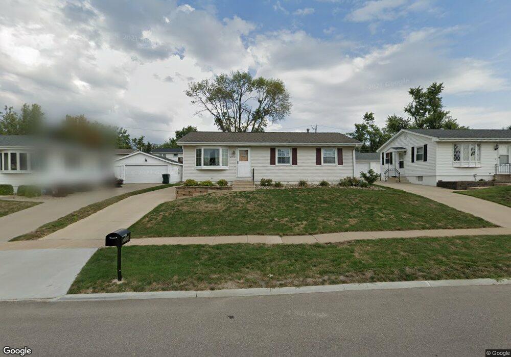 2704 Willow St SW, Cedar Rapids, IA 52404 - photo 1