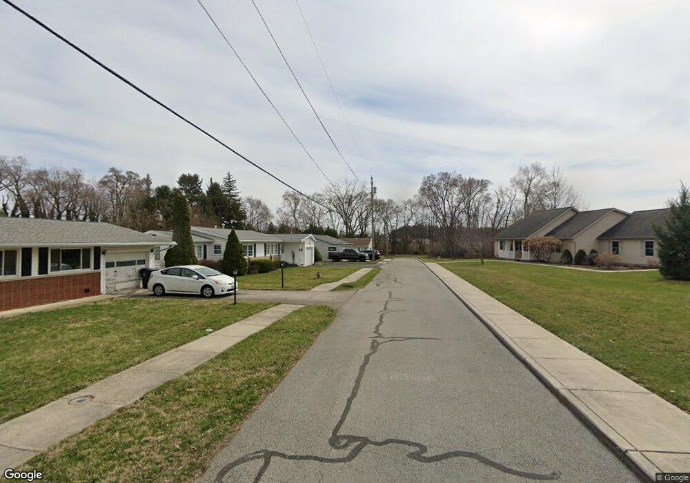 215 E Maple St, Columbus Grove, OH 45830 - photo 1