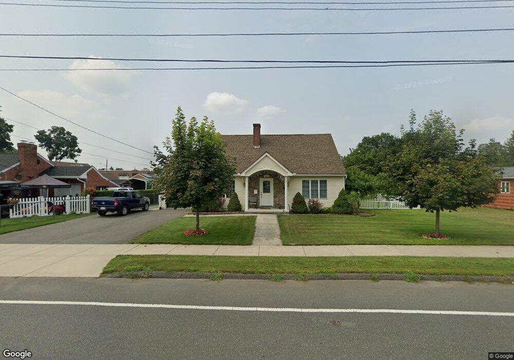 541 Winsor St, Ludlow, MA 01056 - photo 1