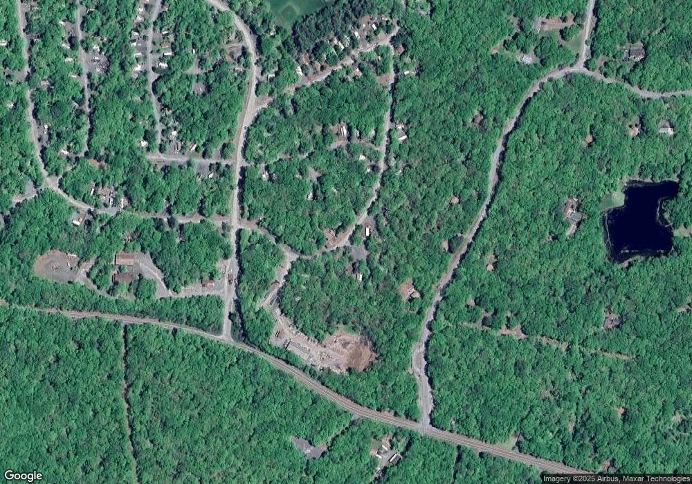 128 Porcupine Ct, Milford, PA 18337 - photo 1