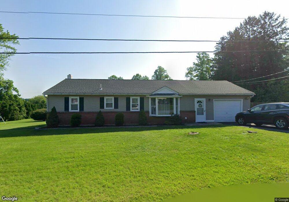 7287 Overlook Dr, Coopersburg, PA 18036 - photo 1