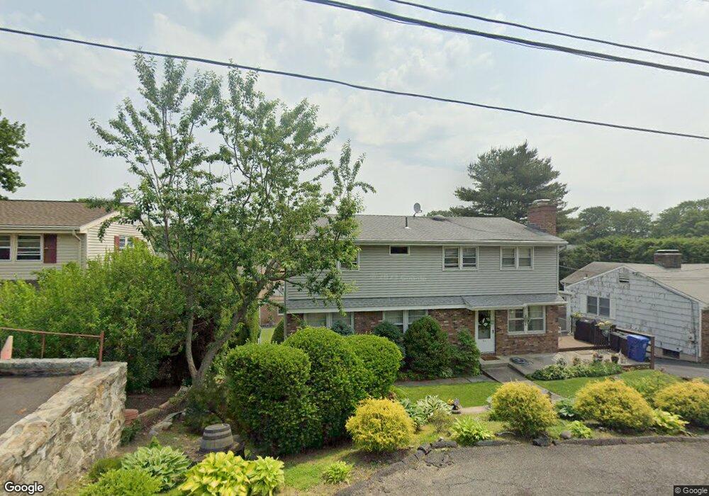 13 Jenny Jenks Rd, Norwalk, CT 06851 - photo 1