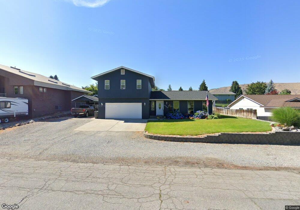 1300 2nd St SE, East Wenatchee, WA 98802 - photo 1