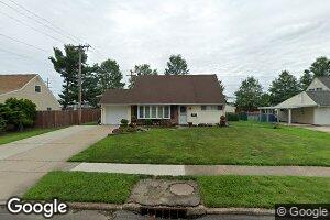40 Jonquil Ln, Levittown, PA 19055