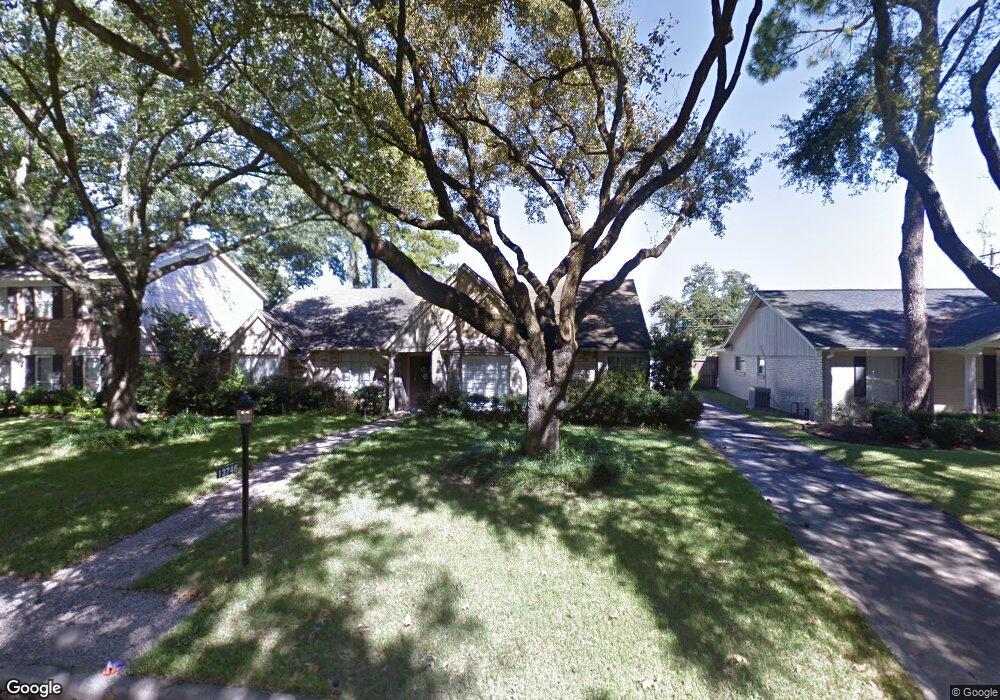 13746 Kingsride Ln, Houston, TX 77079 - photo 1