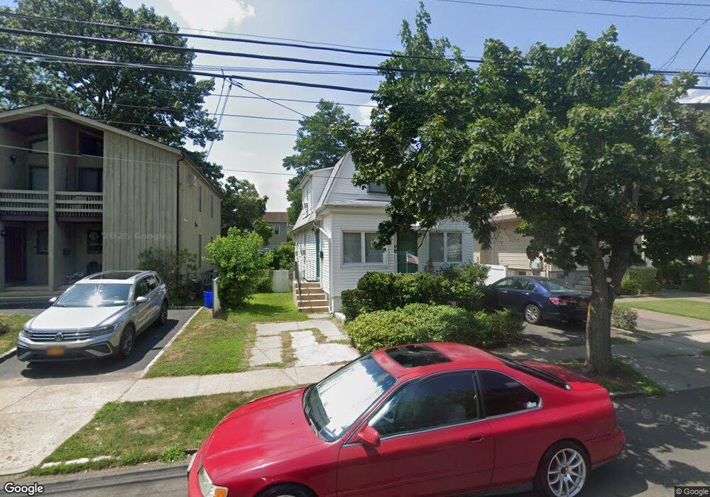 49 Dunwood Rd, Port Washington, NY 11050 - photo 1