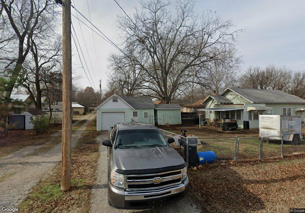 1704 Felix Ave, Parsons, KS 67357 - photo 1