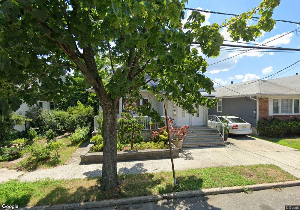 13 Pinecrest Rd, Jersey City, NJ 07305 - photo 1
