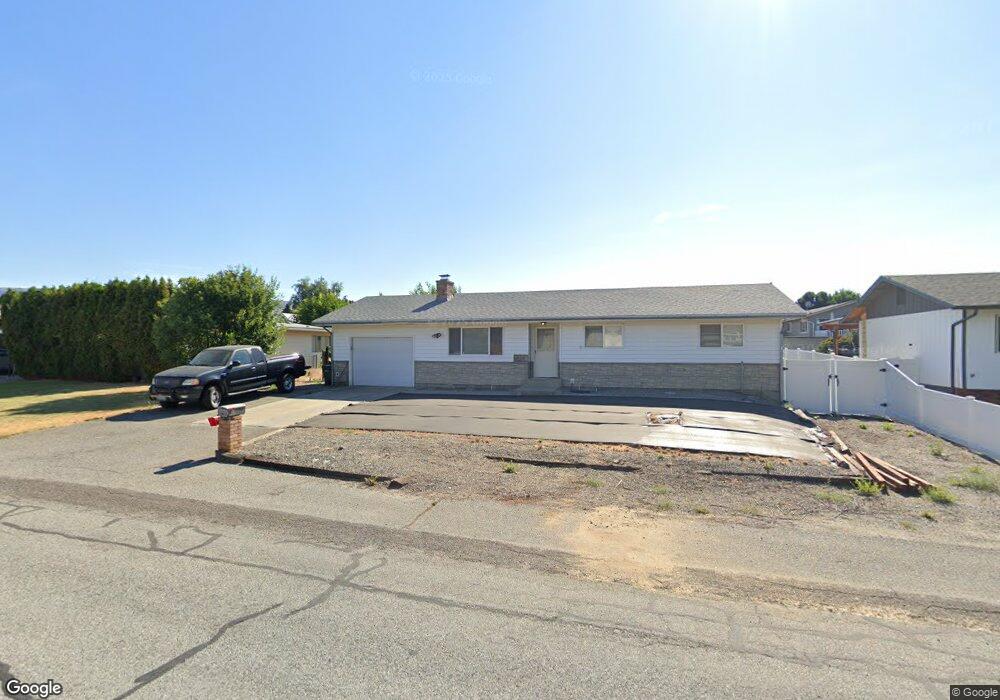 309 S James Ave, East Wenatchee, WA 98802 - photo 1