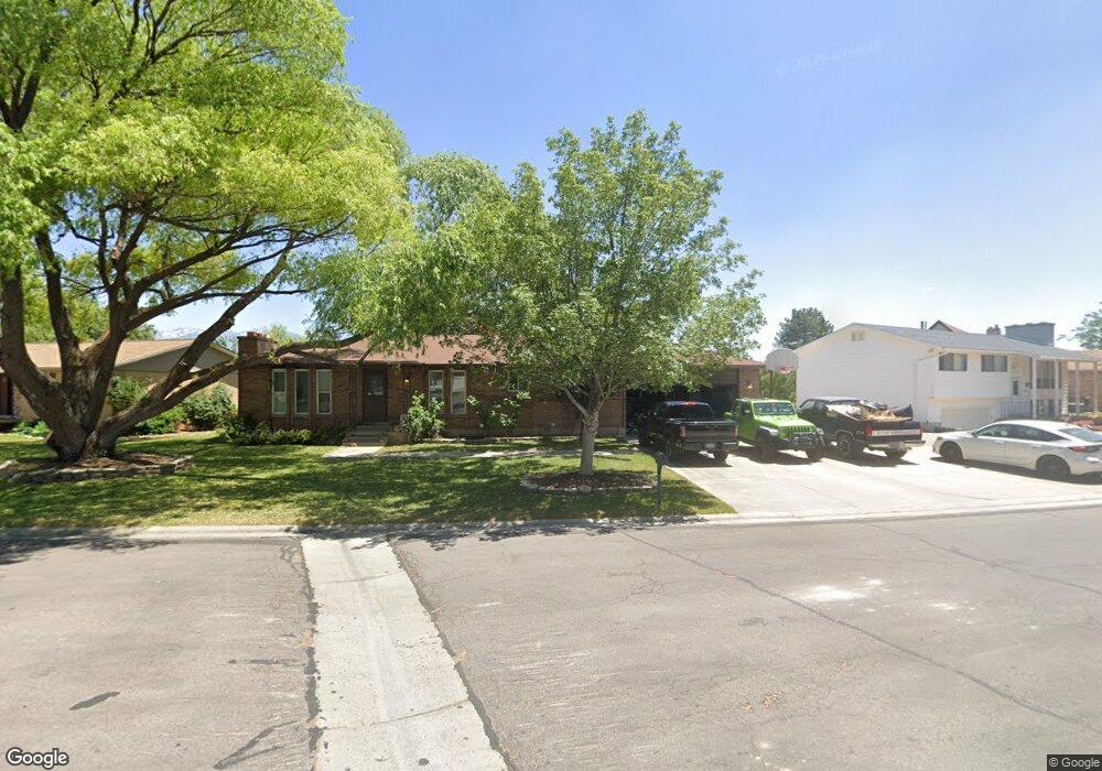 9645 S Yorkshire Dr, South Jordan, UT 84095 - photo 1