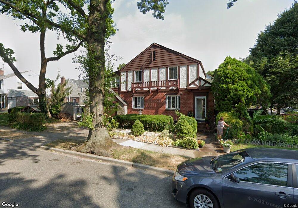 14 Woodland Rd, Valley Stream, NY 11581 - photo 1