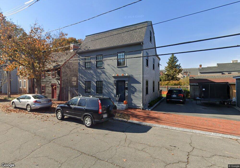 4 Bromfield St, Newburyport, MA 01950 - photo 1