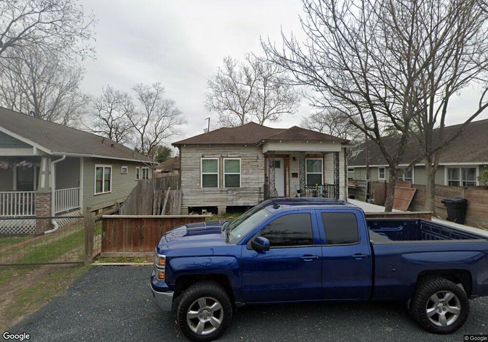 704 Walton St, Houston, TX 77009 - photo 1