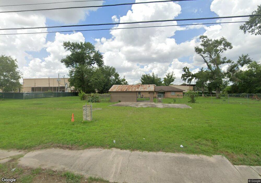 4706 Pinemont Dr, Houston, TX 77092 - photo 1