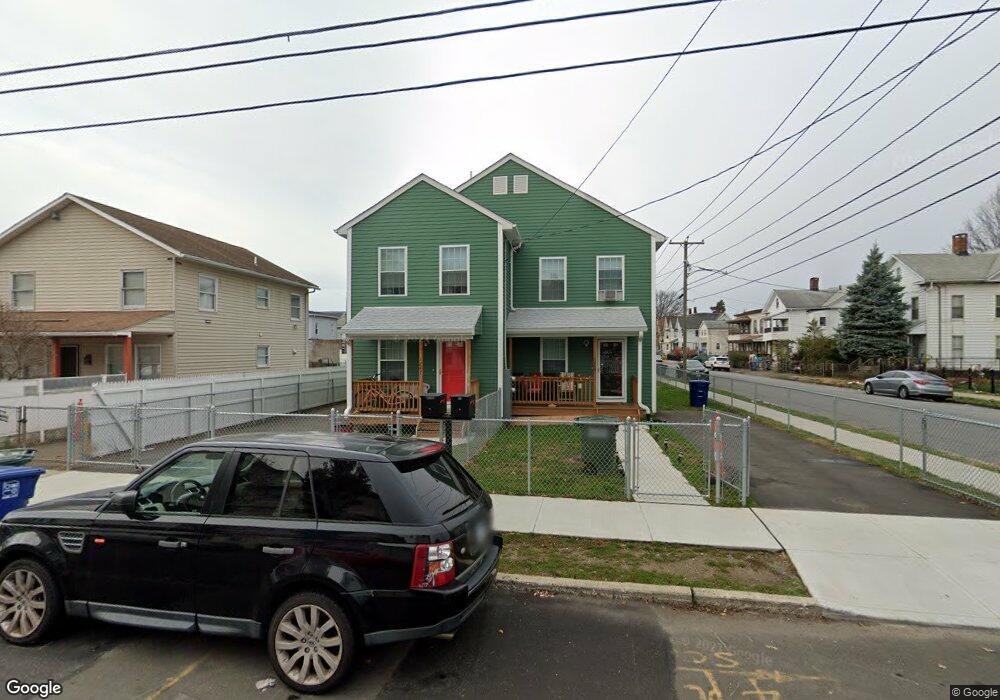 1247 Pembroke St, Bridgeport, CT 06608 - photo 1