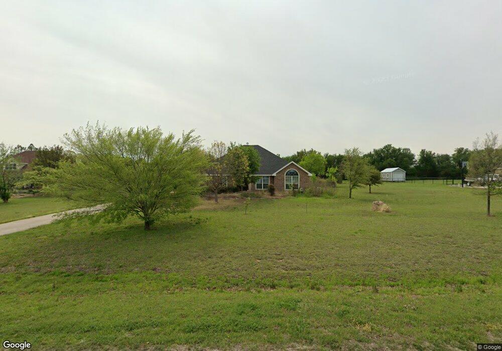 196 Lost Oak Dr, Azle, TX 76020 - photo 1