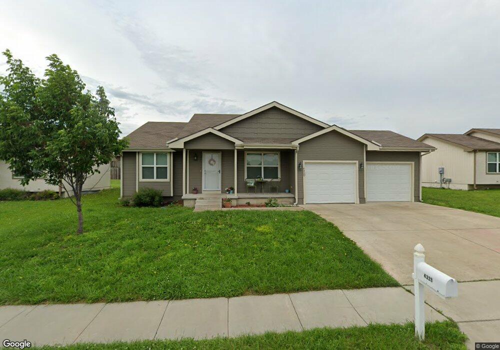 4328 SE Horseshoe Bend Dr, Topeka, KS 66609 - photo 1