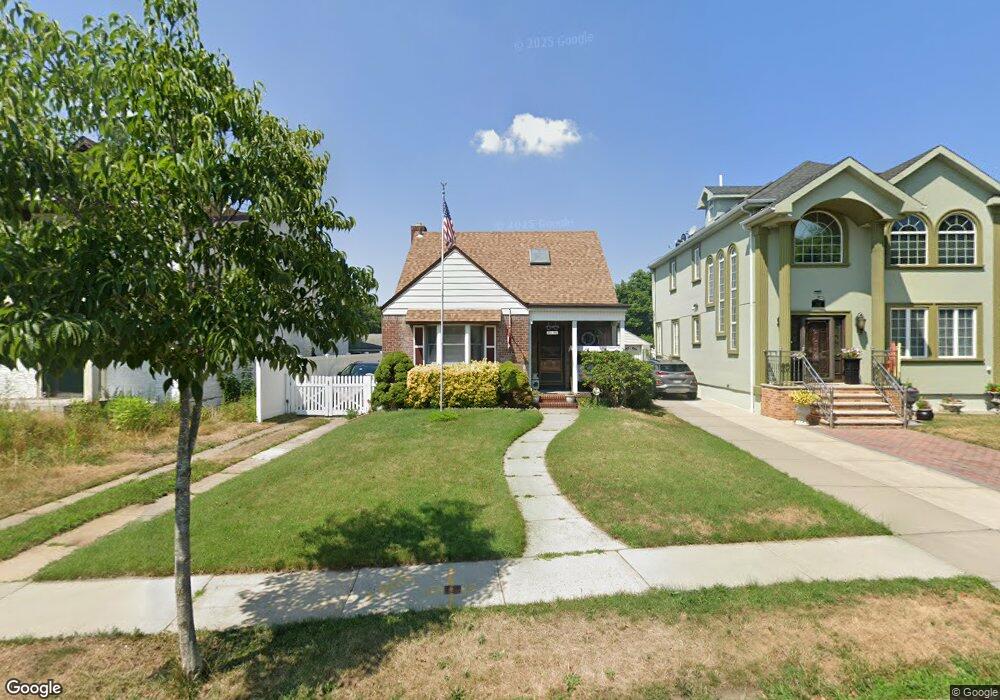 8540 247th St, Bellerose, NY 11426 - photo 1