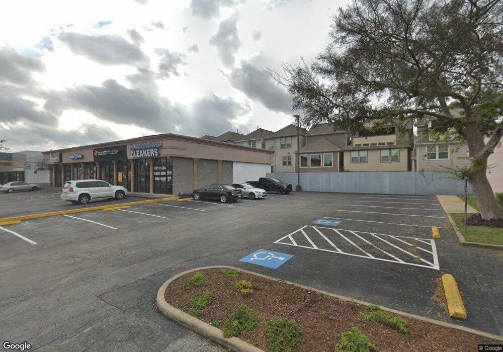 8416 Oak Leaf Point Dr, Houston, TX 77055 - photo 1