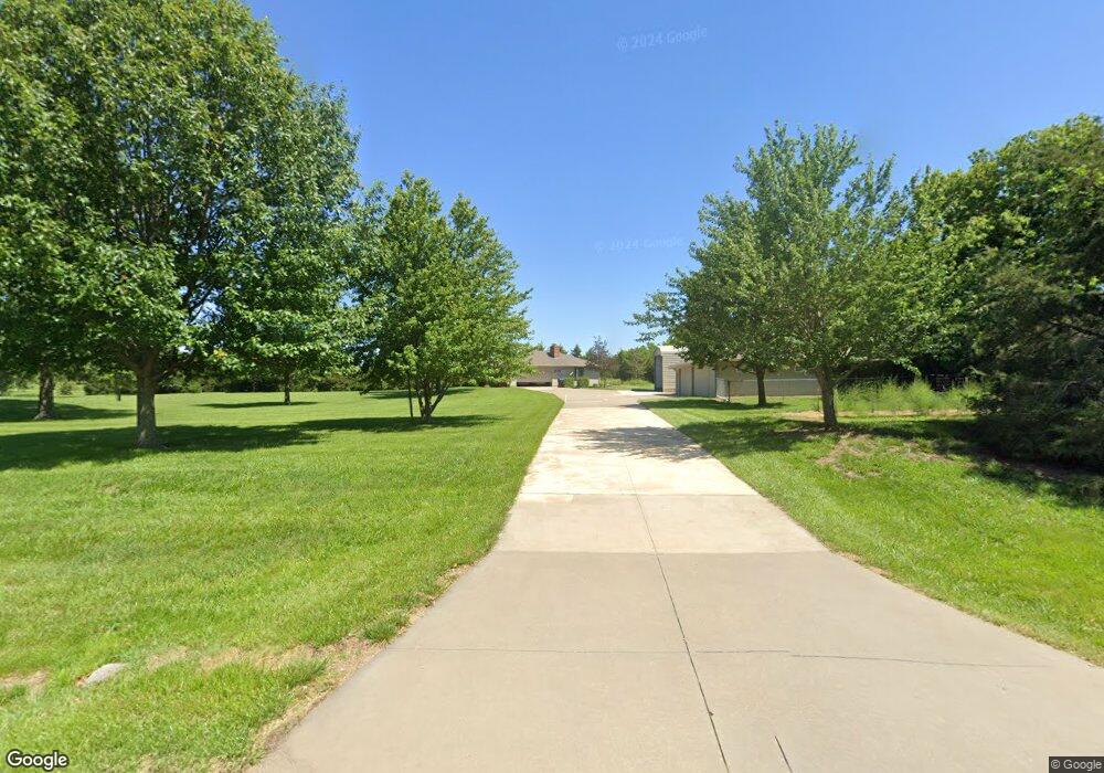 8822 SW 37th St, Topeka, KS 66614 - photo 1