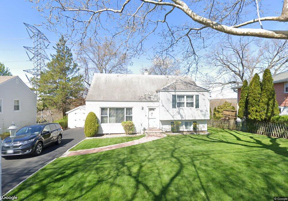 211 Remsen Rd, Yonkers, NY 10710 - photo 1