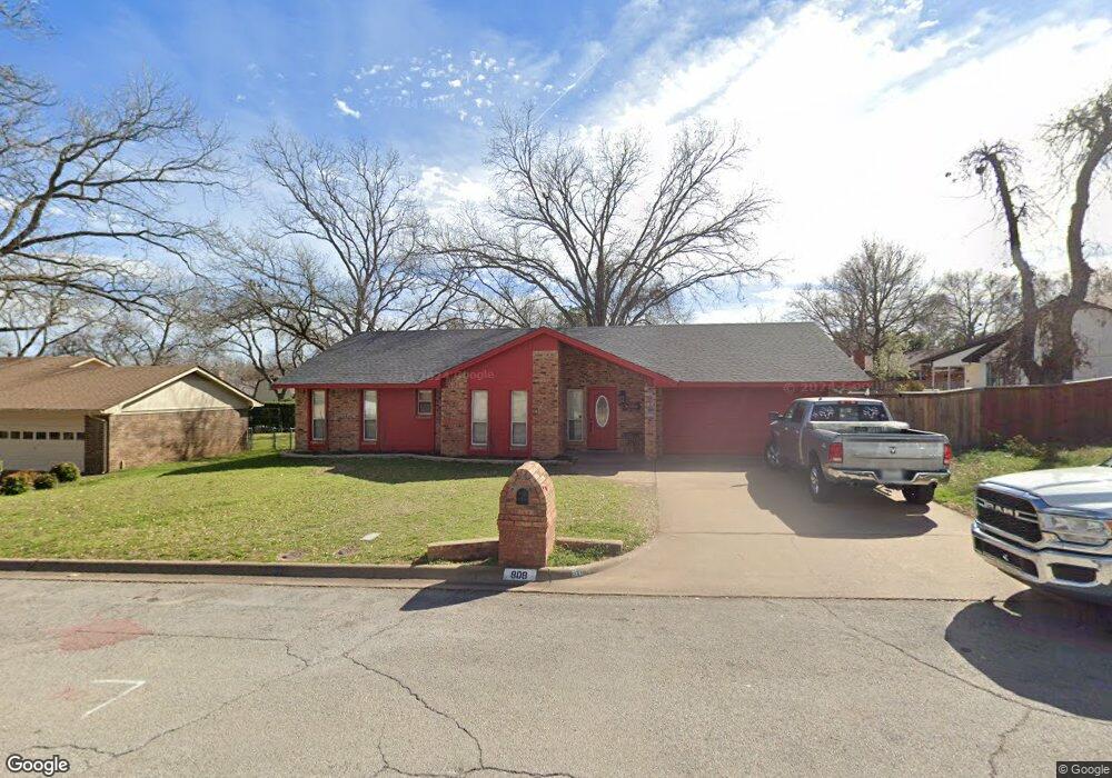 808 Hilltop Dr, Weatherford, TX 76086 - photo 1