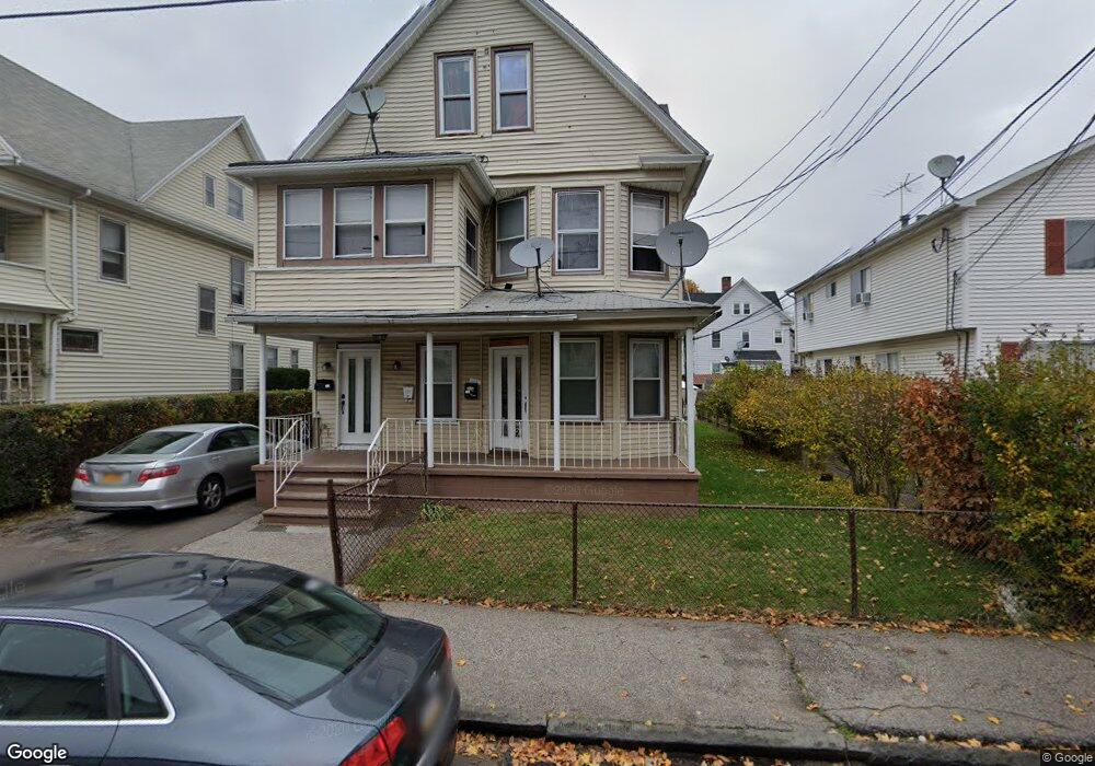 118 Gem Ave unit 2, Bridgeport, CT 06606 - photo 1