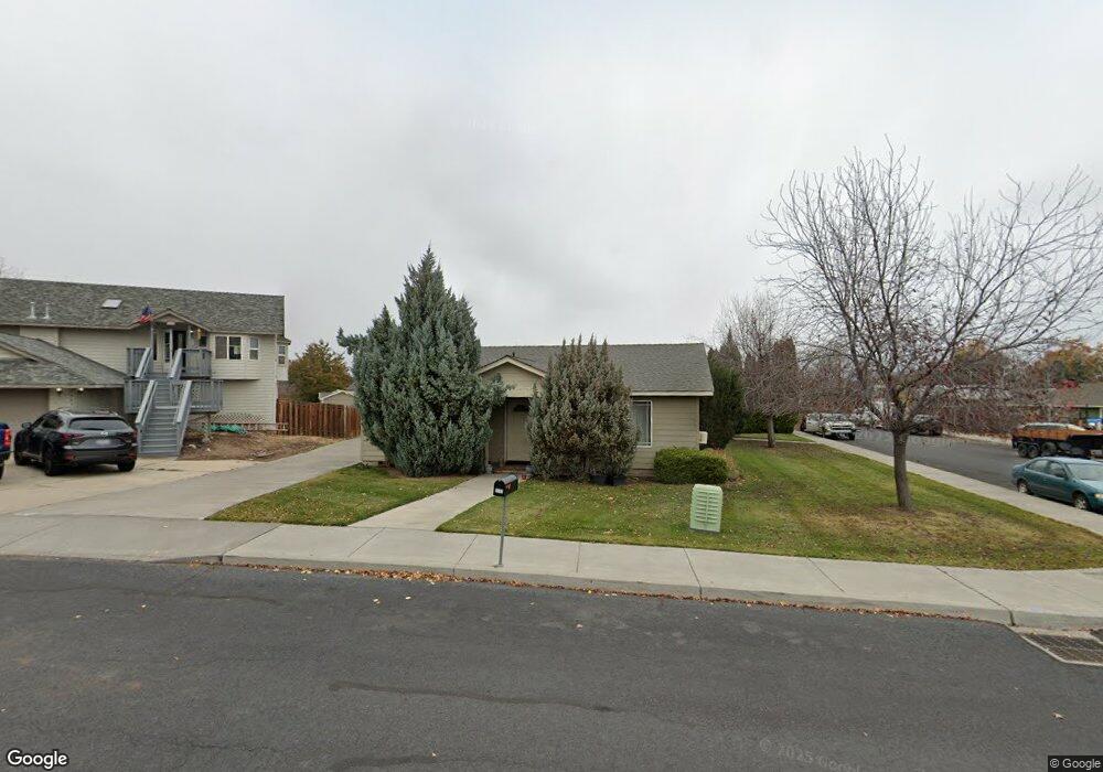 3313 SW Salmon Ct, Redmond, OR 97756 - photo 1