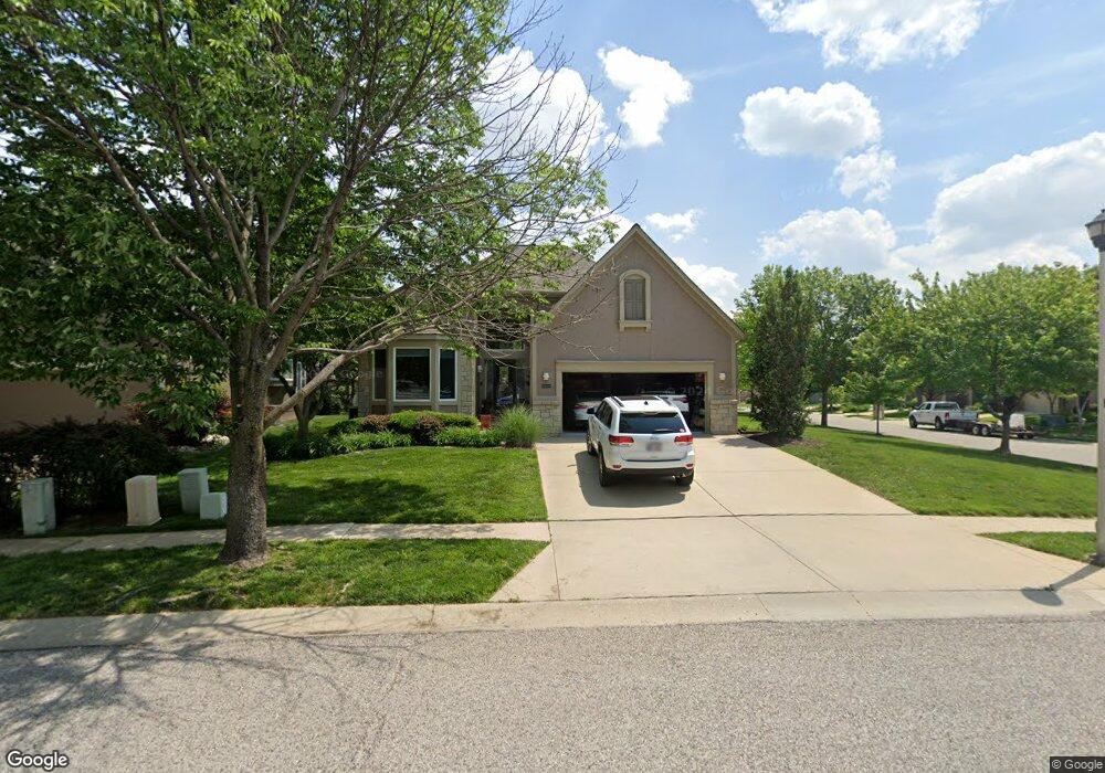 9839 Vista Dr, Lenexa, KS 66220 - photo 1