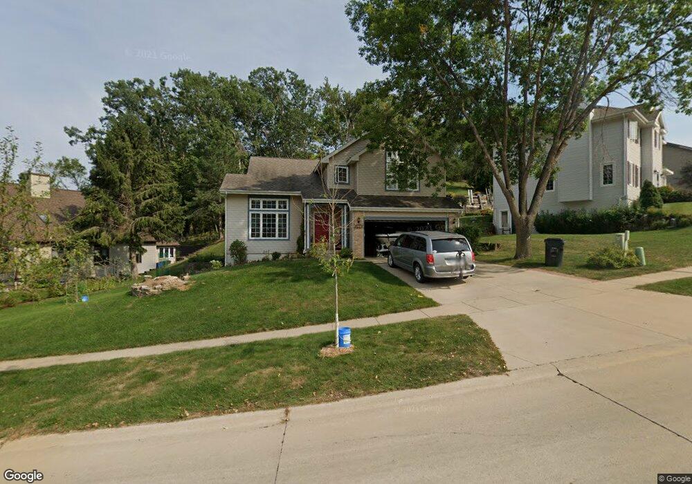 3910 Riverside Dr NE, Cedar Rapids, IA 52411 - photo 1