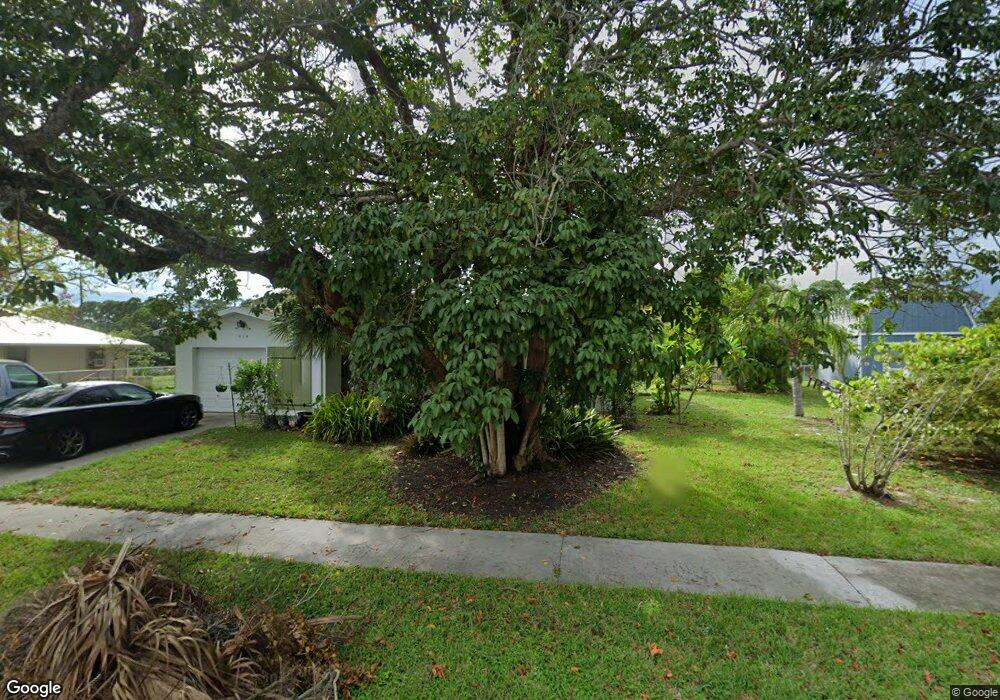914 Canal Cir, Sebastian, FL 32958 - photo 1