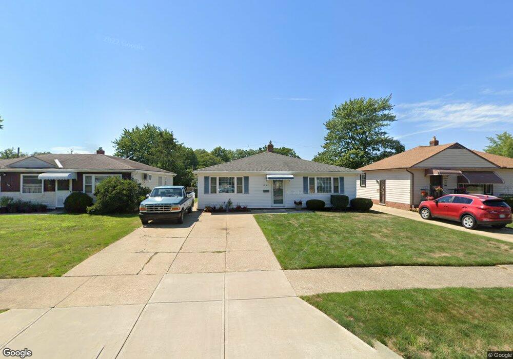 1802 Ridgeview Dr, Wickliffe, OH 44092 - photo 1