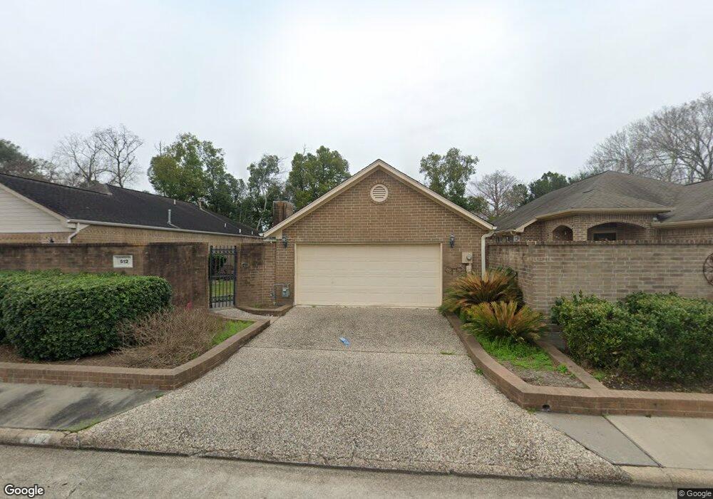 512 Towne Ct, Alvin, TX 77511 - photo 1