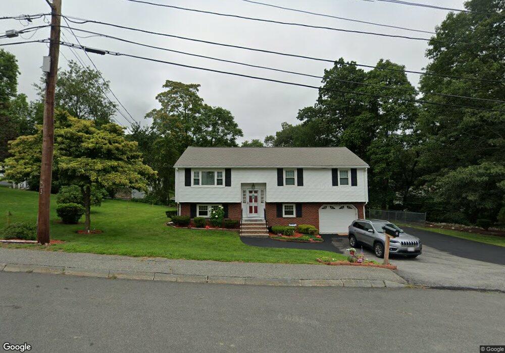 4 Ridgewood Ln, Woburn, MA 01801 - photo 1