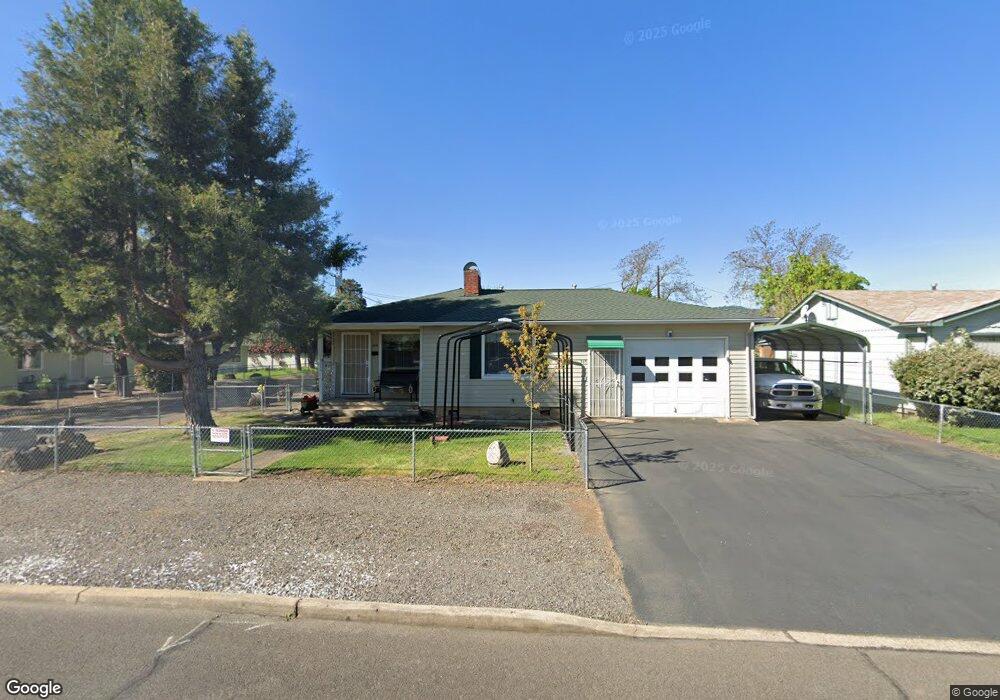 345 N 8th St, Central Point, OR 97502 - photo 1