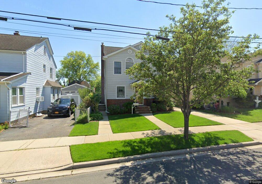 1081 Lawrence St, Franklin Square, NY 11010 - photo 1