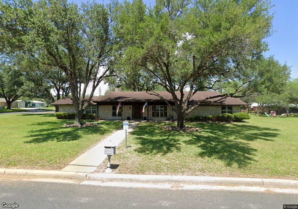 401 E Huntington St, Beeville, TX 78102 - photo 1