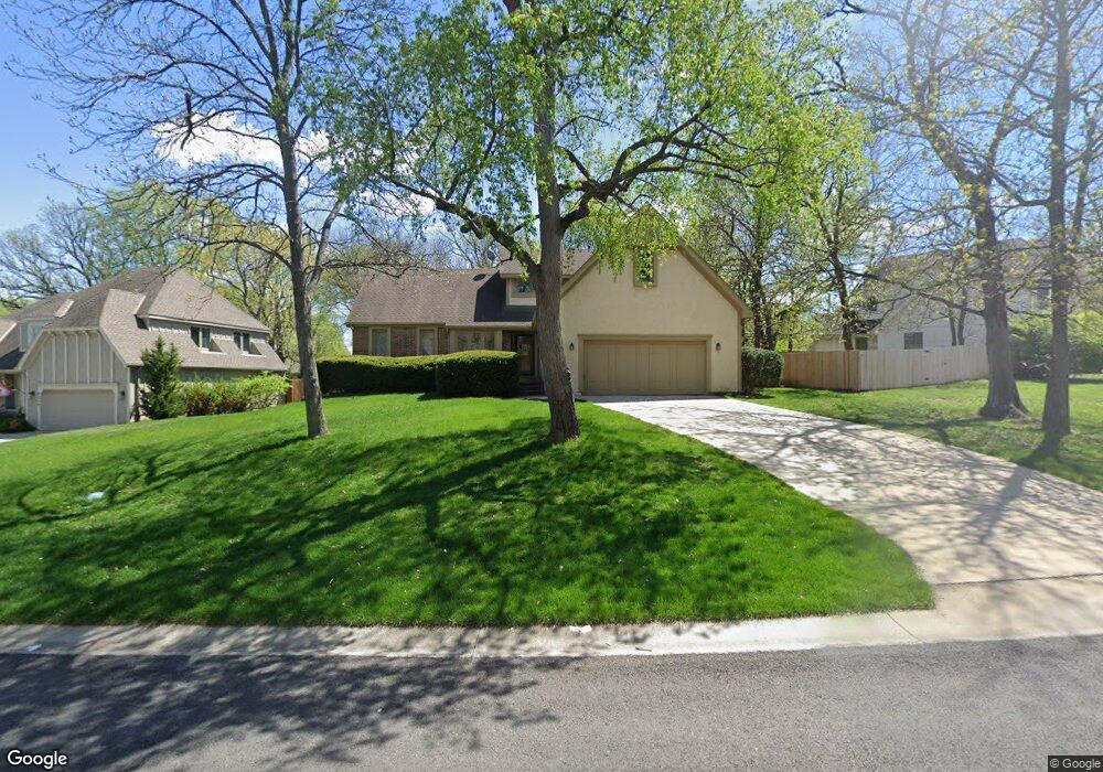 8323 Mullen Rd, Lenexa, KS 66215 - photo 1