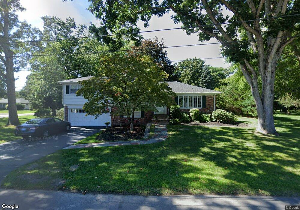 2 Heather Way, Barrington, RI 02806 - photo 1