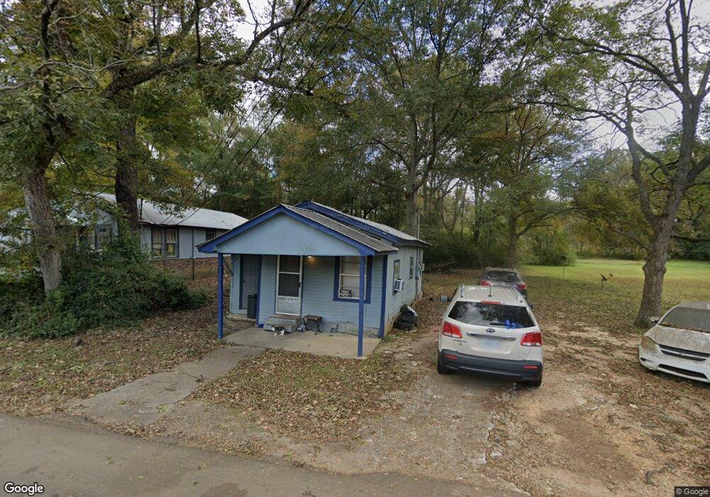913 13th St, McComb, MS 39648 - photo 1